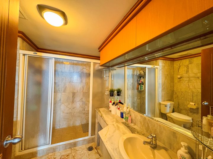 2 bedroom 78.25m2 in Kritsada Golden Condotel