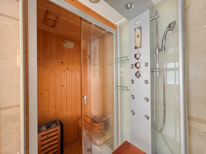 3 bedroom apartment 320m2 in Grand View Condo Pattaya