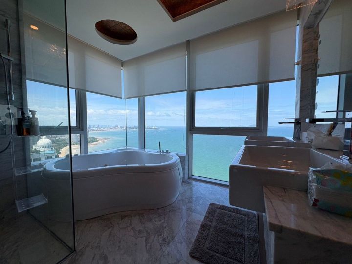 Квартира с 4-мя спальнями 634м2 в The Palm Wongamat