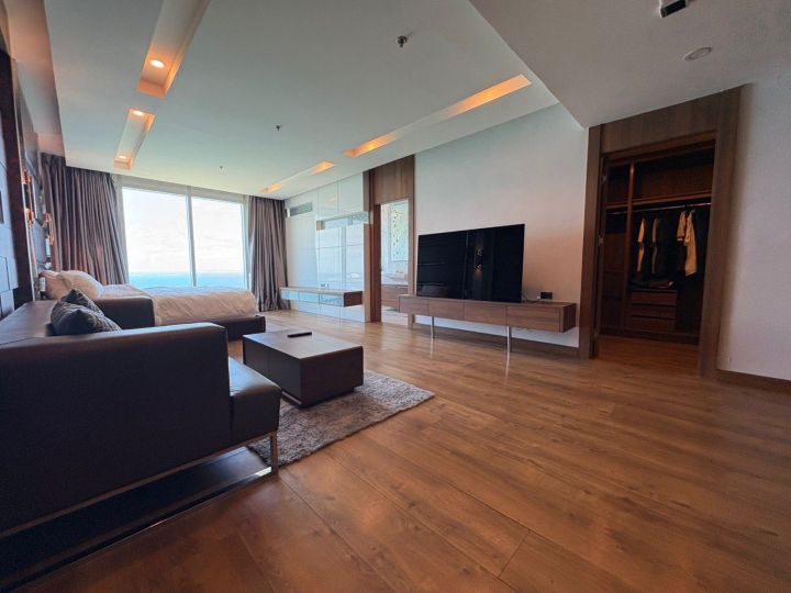 Квартира с 4-мя спальнями 634м2 в The Palm Wongamat