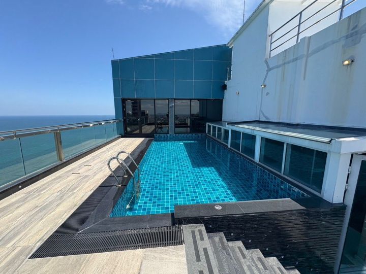 Квартира с 4-мя спальнями 634м2 в The Palm Wongamat
