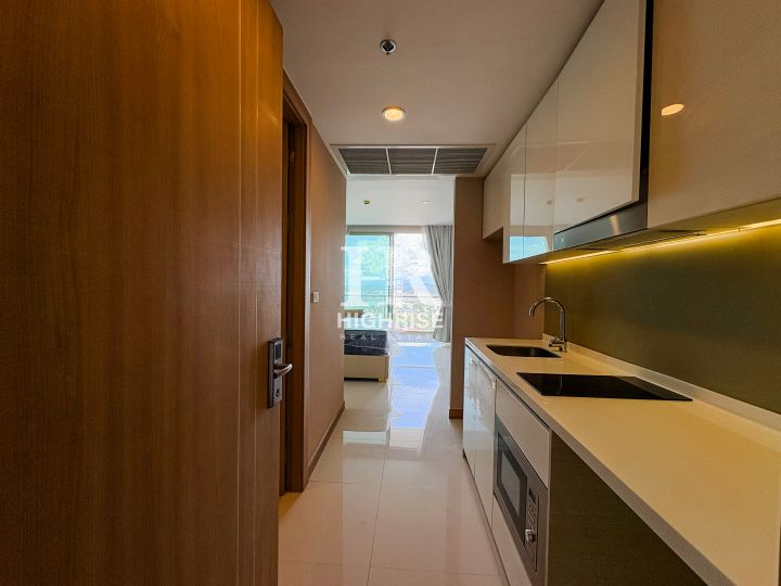Studio 31.61m2 in The Riviera Wongamat