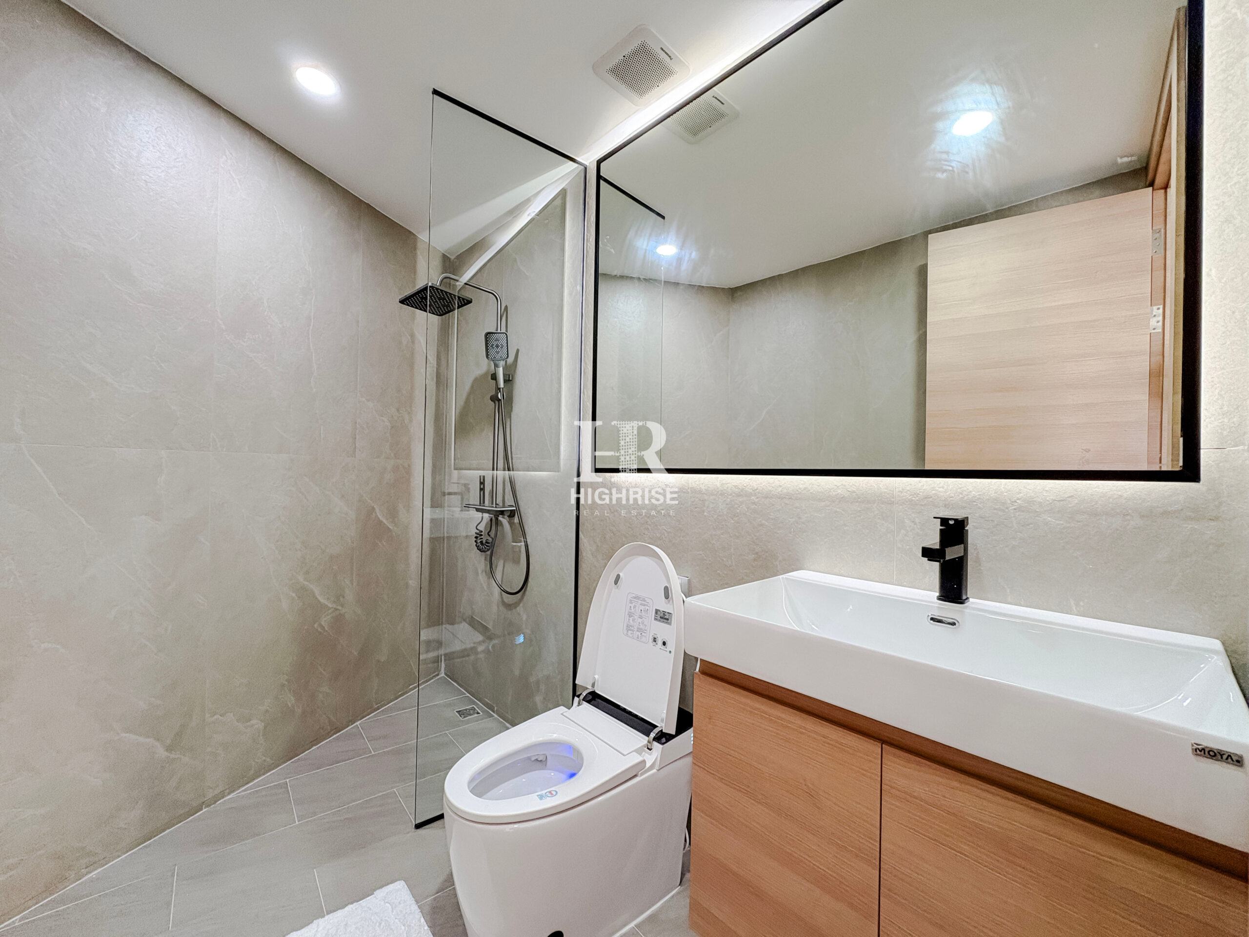 2 bedroom 72m2 in AD Hyatt Condominium