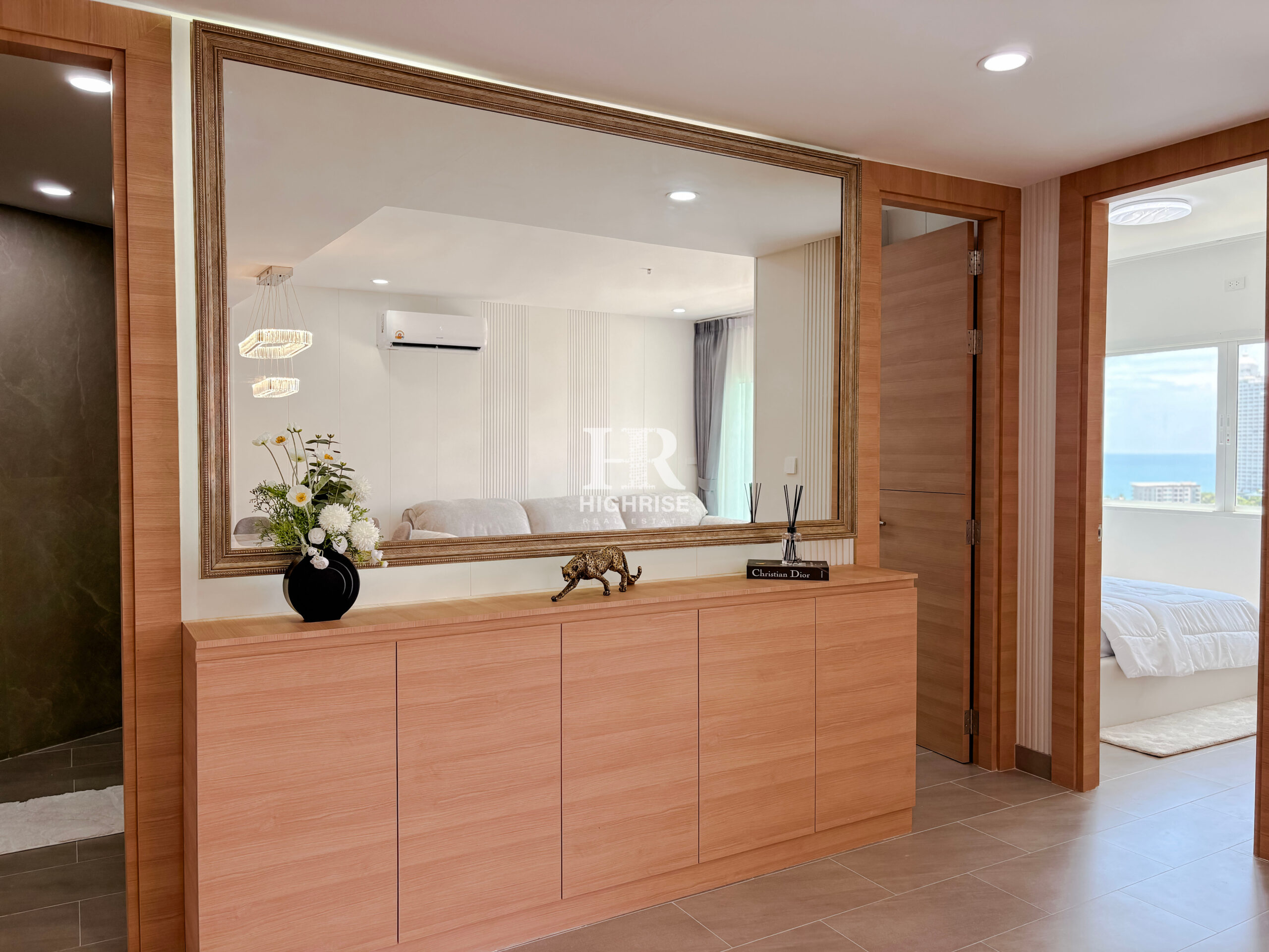 2 bedroom 72m2 in AD Hyatt Condominium