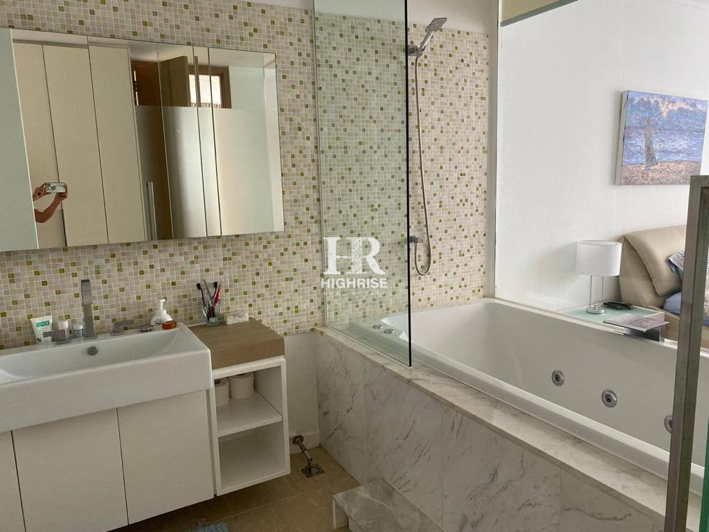 Квартира с 3-мя спальнями 130м2 в Northpoint Condo