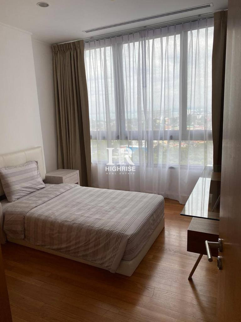 Квартира с 3-мя спальнями 130м2 в Northpoint Condo