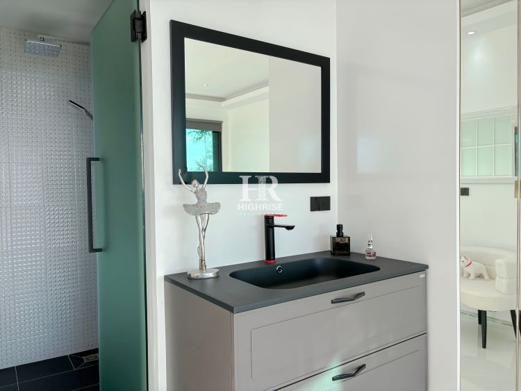 1 bedroom 60m2 in Garden Cliff Condominium 2