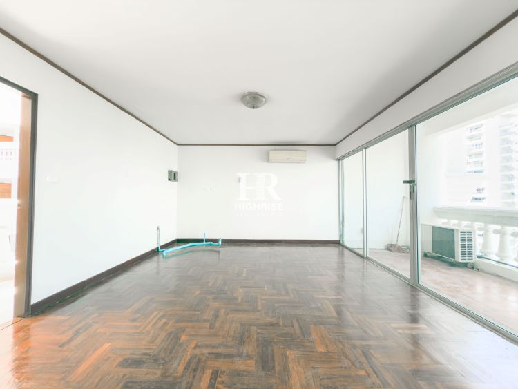 1 bedroom 83m2 in Park Beach Condo