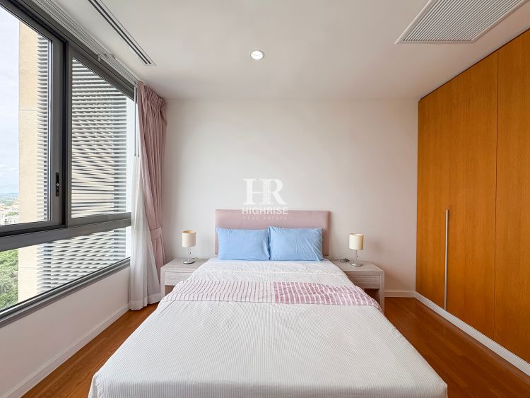 Квартира с 3-мя спальнями 130м2 в Northpoint Condo