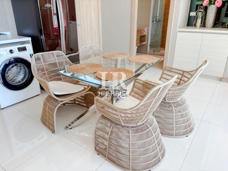 2 bedroom 86m2 in The Riviera Wongamat