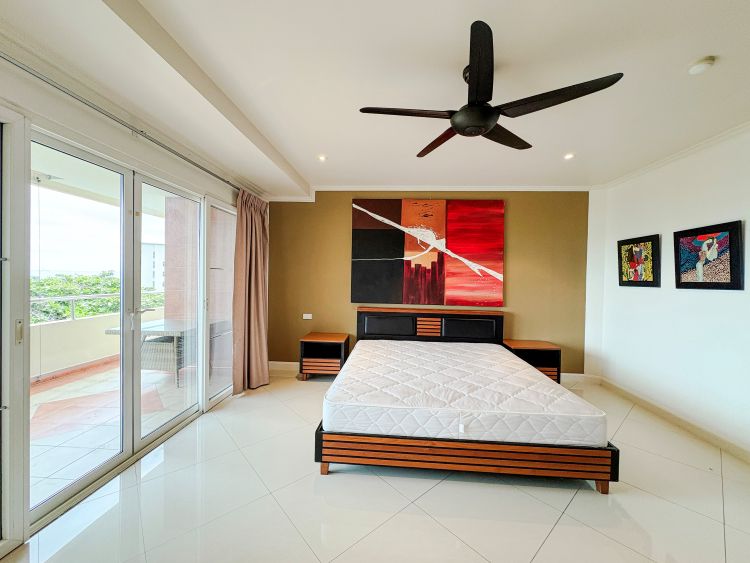 2 bedroom 142m2 in Wongamat Residence Condominium